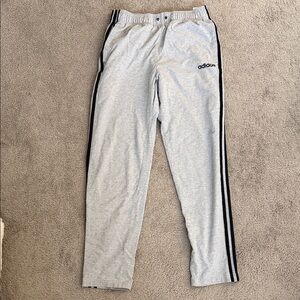 Adidas Essentials 3-Stripes tapered fleece pants
